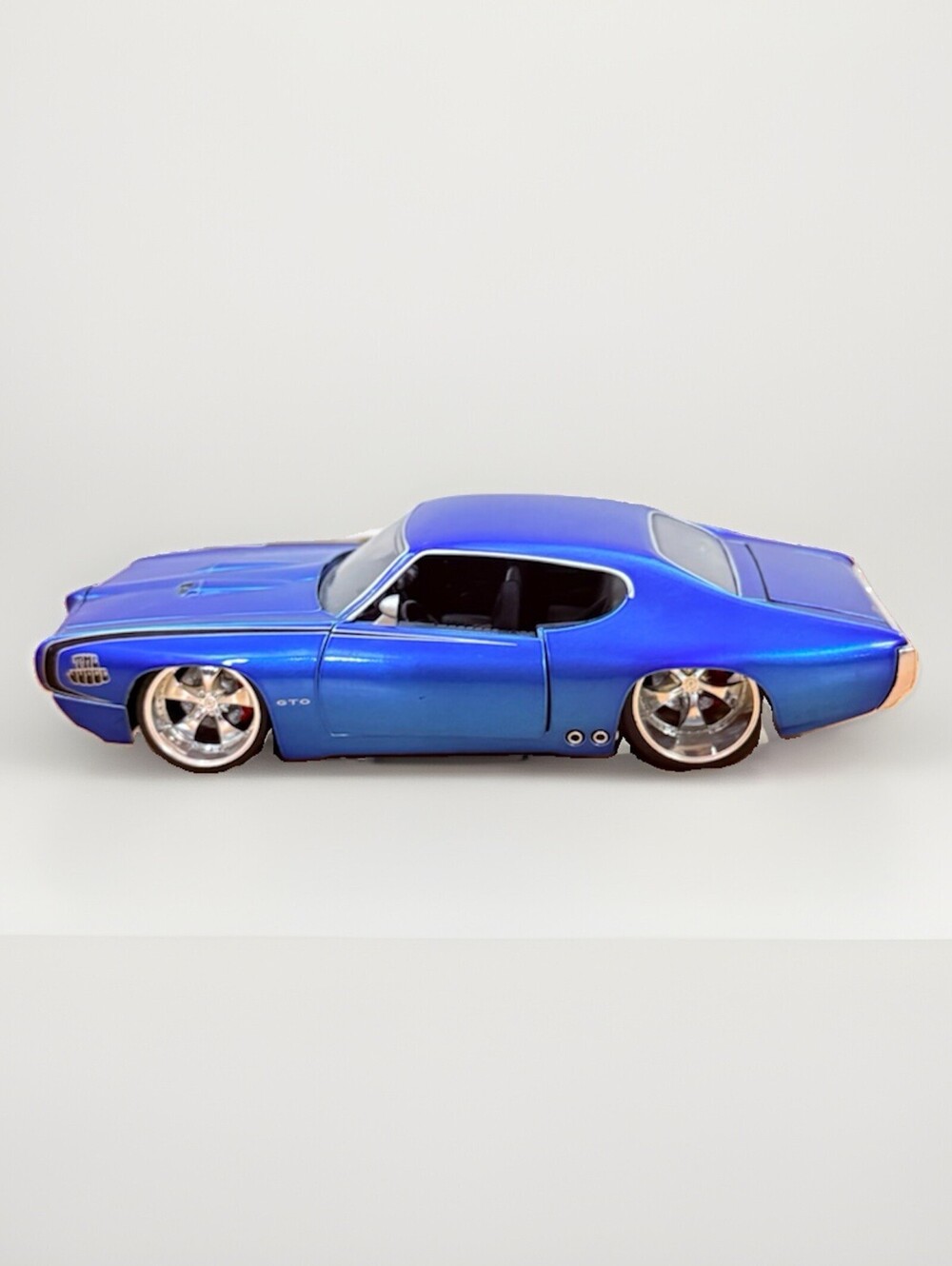 Jada Bigtime Muscle Metallic Blue 1969 Pontiac  GTO Judge 1:24